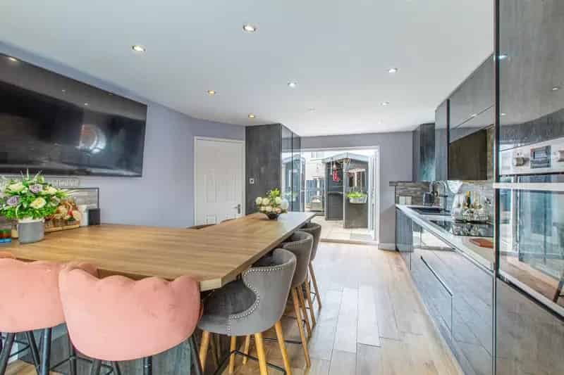 4 bedroom semi-detached house for sale