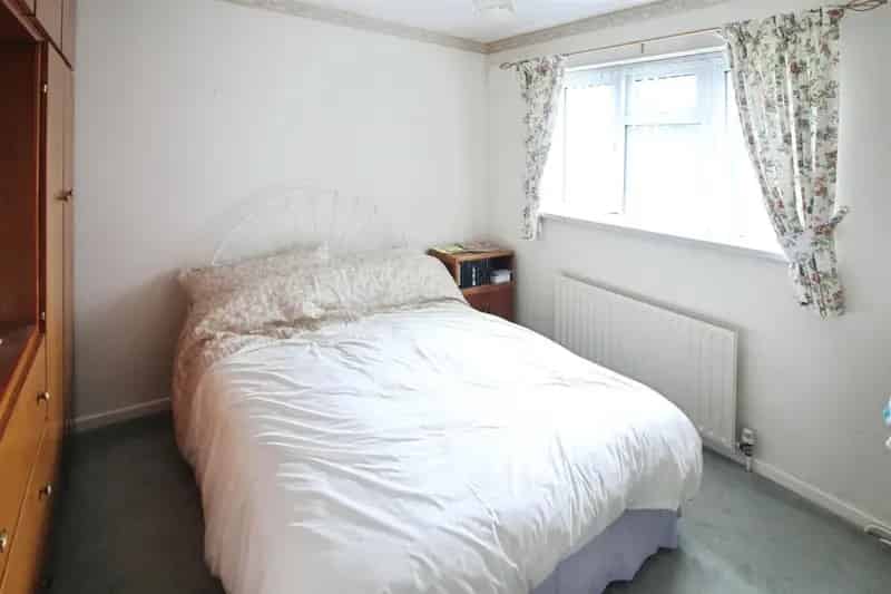 3 Bed Semi-Detached House Requiring Modernisation