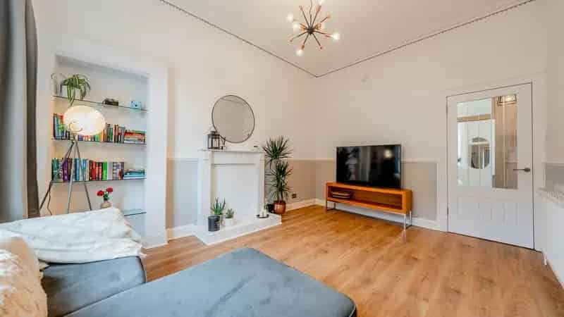 2 Bedroom Flat for Sale in Shawlands
