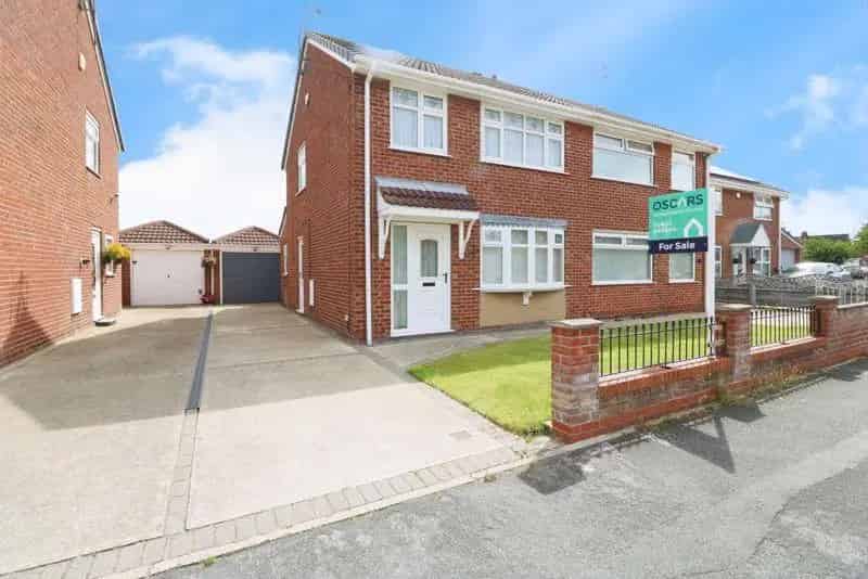 3 Bedroom Semi-Detached House For Sale