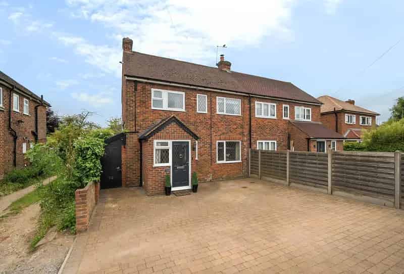 3 Bedroom House for Sale Near Otford Station
