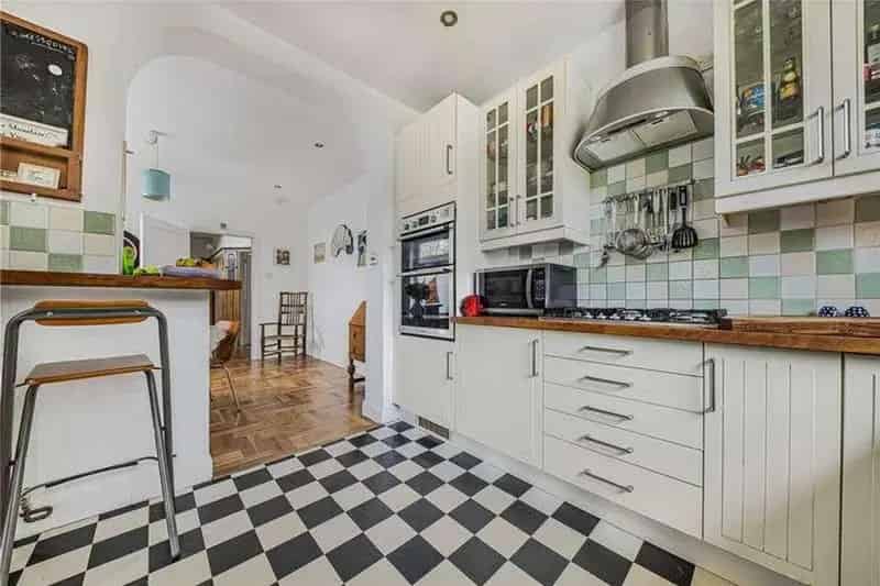 5 Bedroom Family Home For Sale