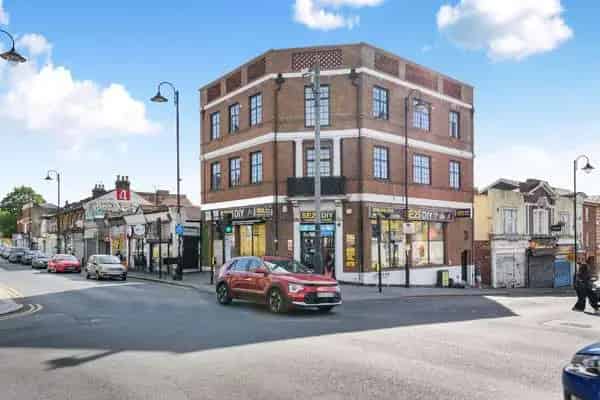 2x 1-Bed & 2x 2-Bed Flats High Street London