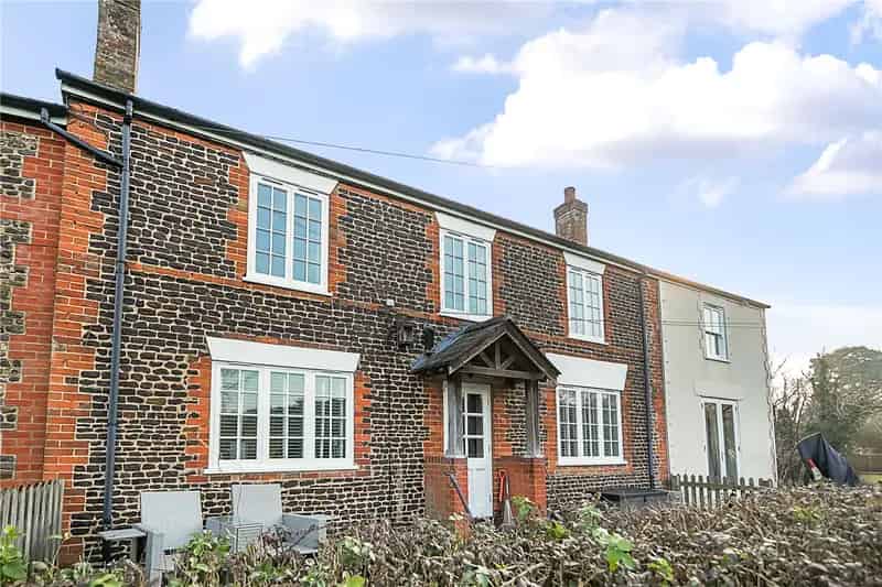 1 Bedroom Maisonette in Tilford with River Views