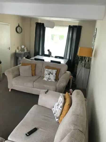 2 Bedroom House Near Schools and Shops