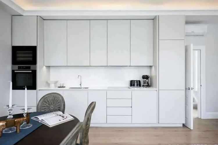 3 Bed Flat for Sale in Notting Hill