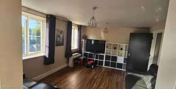 Flat For Rent , Three Rivers, England