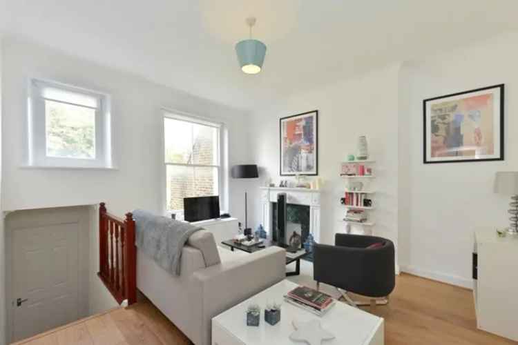 Apartment For Sale in London, England