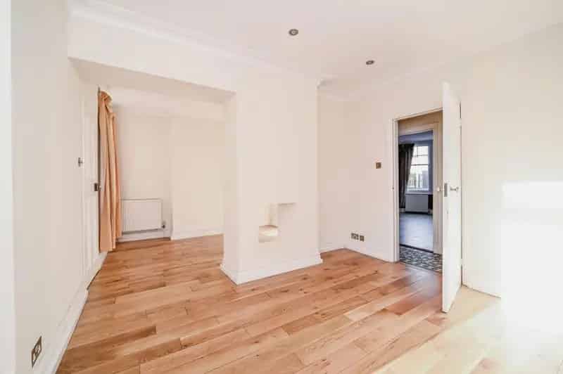 4 Bedroom House Goldington Road Available Now