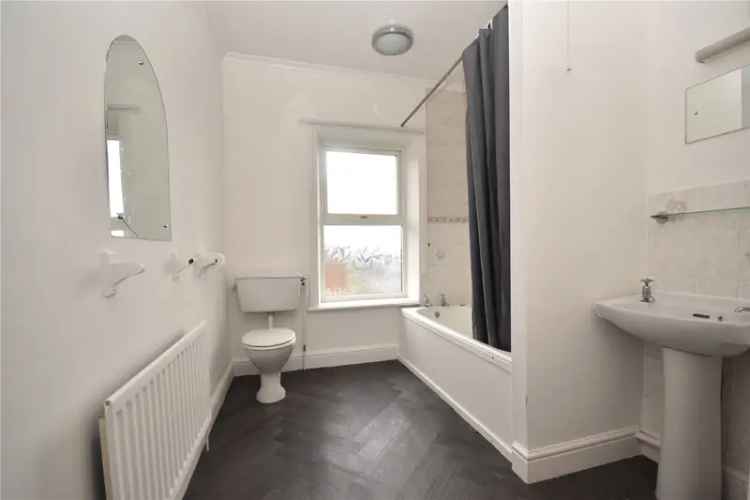 House For Sale in Leeds, England