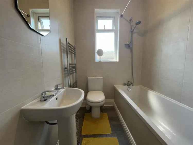 3 Bedroom Mid Terrace House For Sale