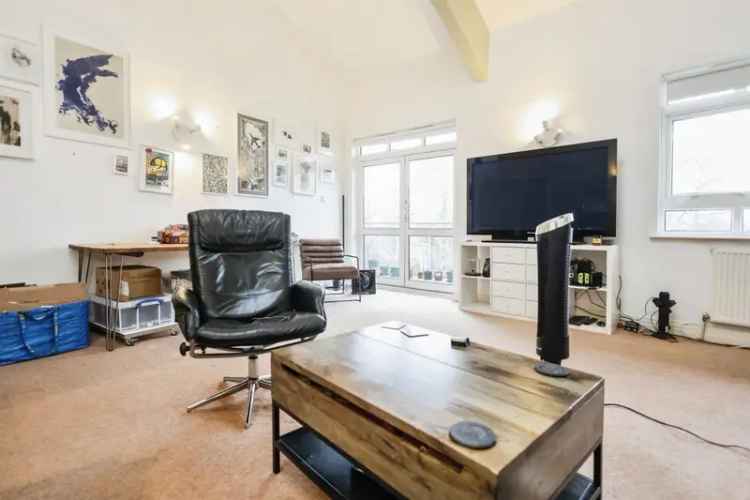 2-Bedroom Apartment in Moseley's Britannic Park