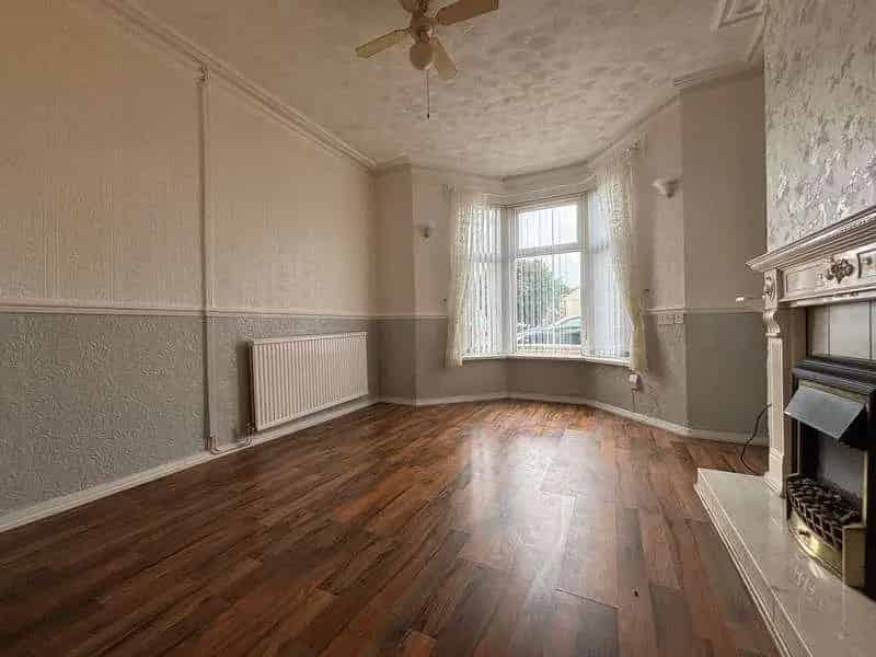 3 Bed Mid-Terrace House - Renovation Project