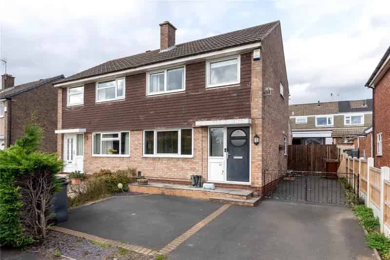 3 Bed Semi Detached House Horsforth Extended Kitchen Garage Conversion
