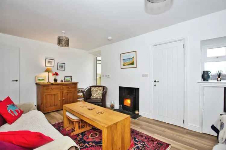 3 Bed 2 Bath House with Garden and Parking