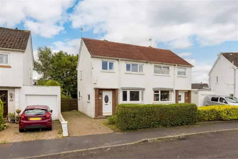 3 Bed Semi-Detached House 3 Reception Rooms Landscaped Gardens