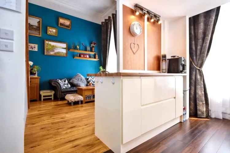 Sublime One Bedroom Property in WF2 - Close to Amenities