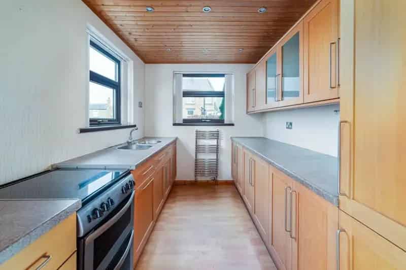 3 Bedroom Semi Detached House For Sale No Onward Chain