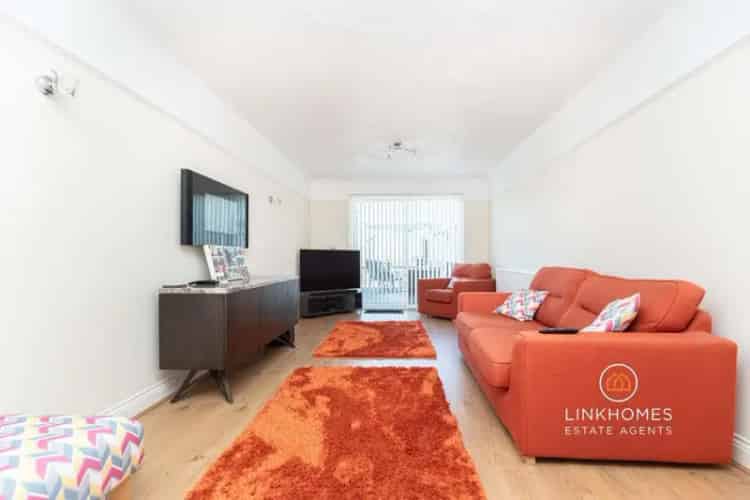 4 Bedroom Detached Chalet Bungalow For Sale