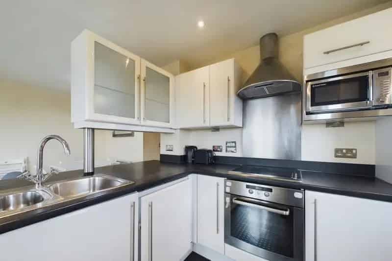 2 Bedroom Apartment Near Southampton City Centre