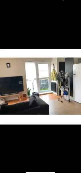 2 Bedroom Flat near Winton High Street with Parking