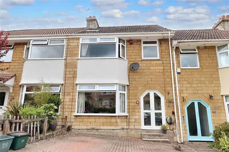 4 Bedroom 1930s Family Home for Sale