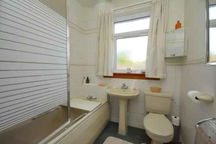Modern Chalet Bungalow Larbert Broomage Park Large Garden Garage Home Office