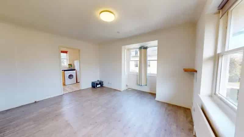 2 Bedroom Flat Near Preston Park Station