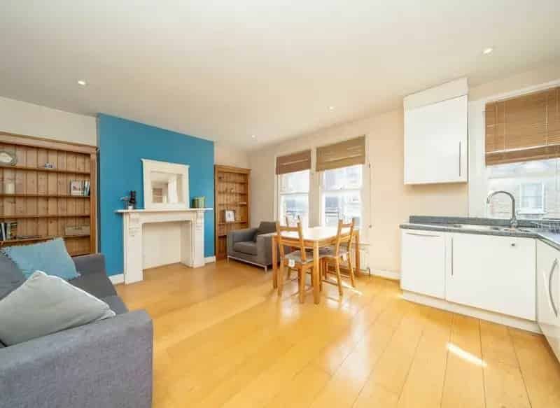 Three Bedroom Flat West Hampstead Share of Freehold