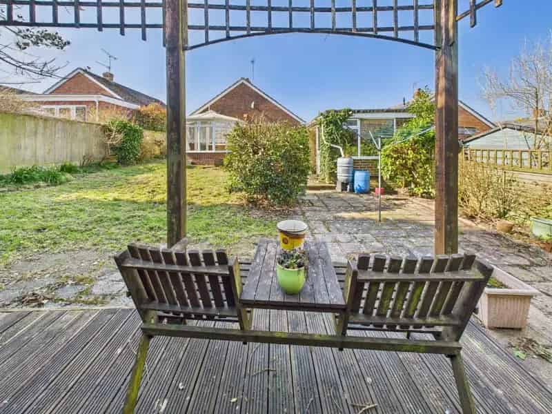 2 Bed Property for Sale Near Town Centre
