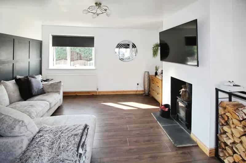 3 Bedroom Mid Terrace House for Sale Morley West Yorkshire LS27