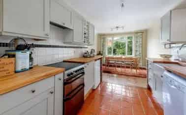 Spacious 4-Bedroom Detached House in Sherford Taunton