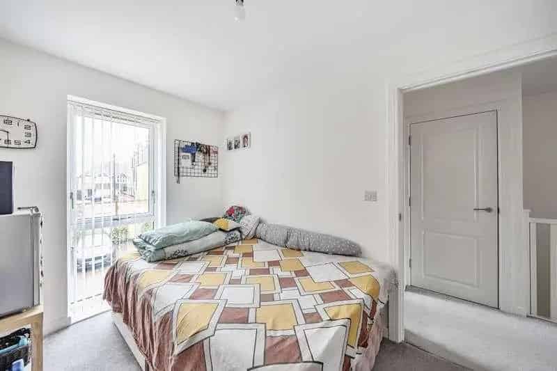 3 Bed House for Sale Near Reading West Station