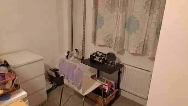 2 Bed Ground Floor Flat with Disabled Access and Parking