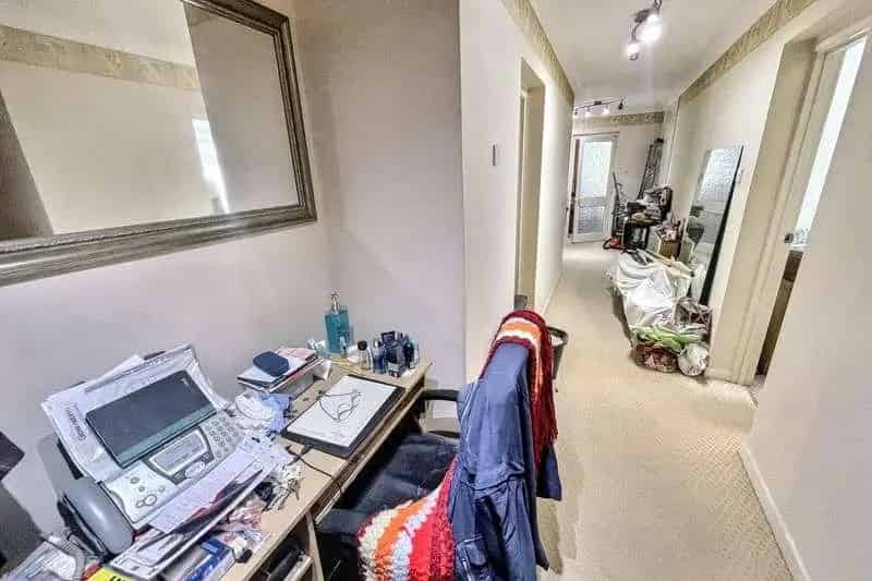 2 Bed Flat for Sale