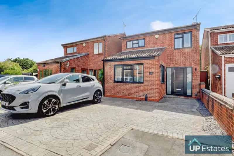 3 Bedroom Detached House for Sale Exceptional Renovation