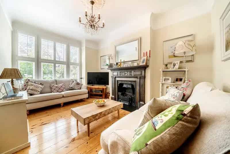 Flat For Sale , London, England
