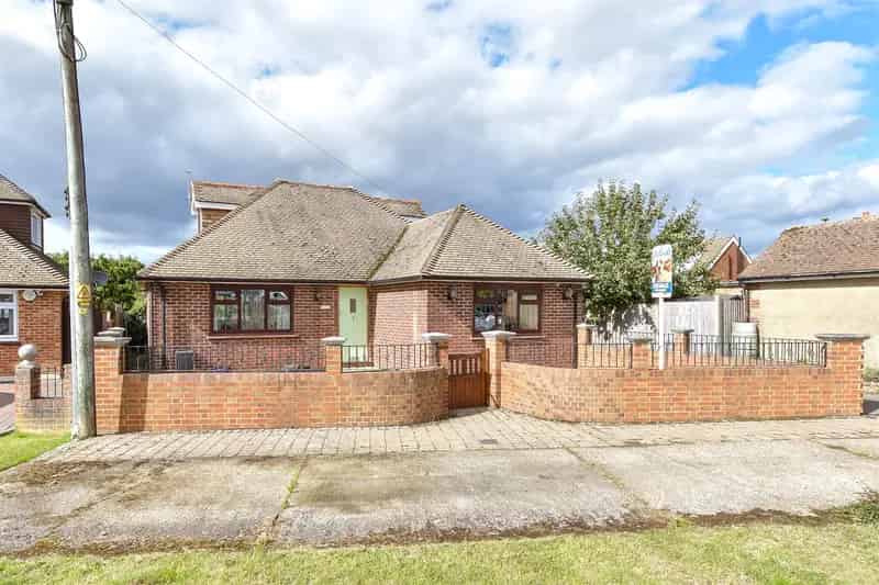3 bedroom chalet for sale