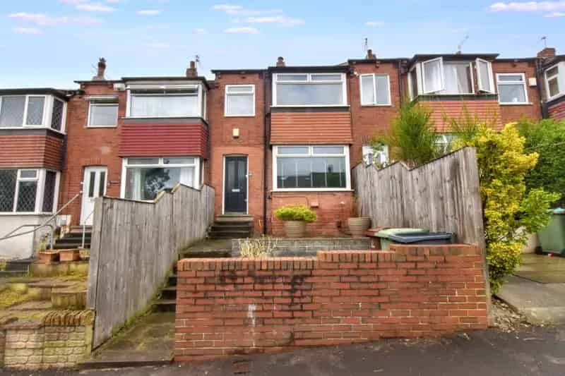 Three Bedroom House Near Leeds City Centre