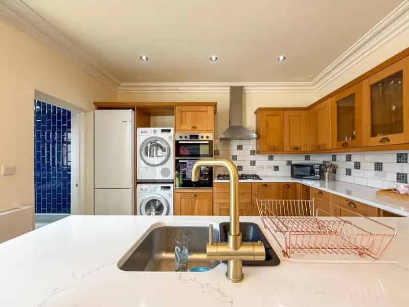 3 Bedroom Victorian House with Garage Apartment for Sale