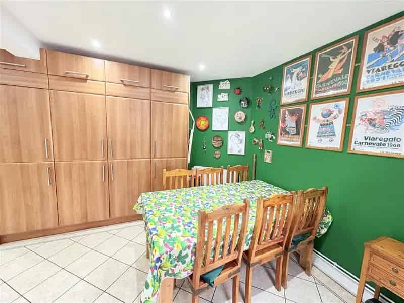 3 Bed House for Sale Extended Semi Detached 2 Garages Gym South Facing Garden