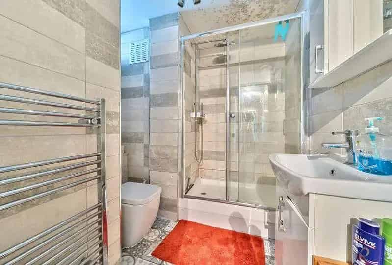 2 Bed Flat for Sale near Vauxhall Bridge