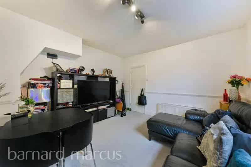 Three Bedroom Maisonette Furzedown Streatham Private Garden