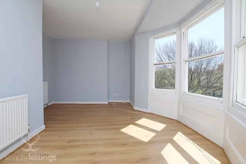 1 Bedroom Flat Brighton To Be Redecorated
