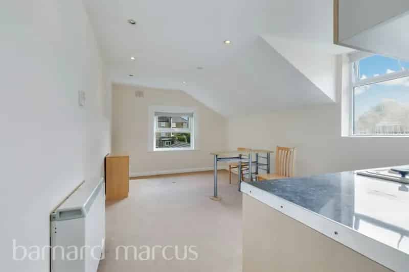 Flat For Sale , London, England
