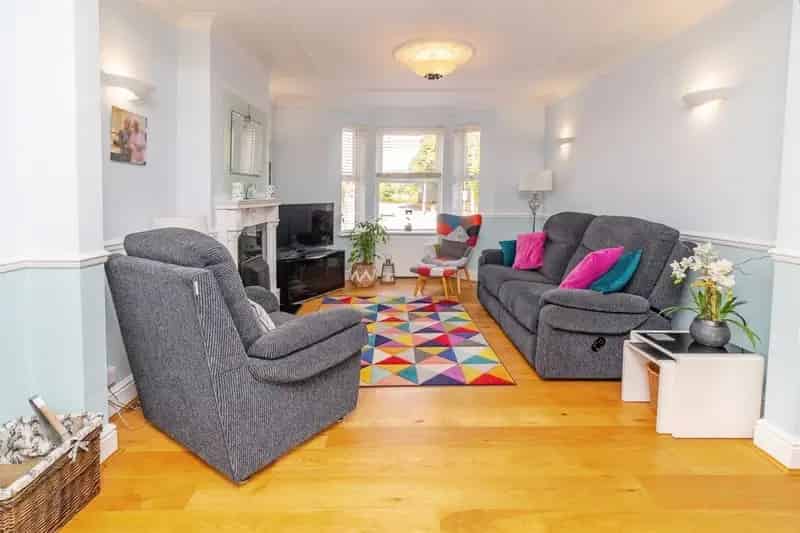 Four Bedroom Semi Detached Character Property Newport Pagnell