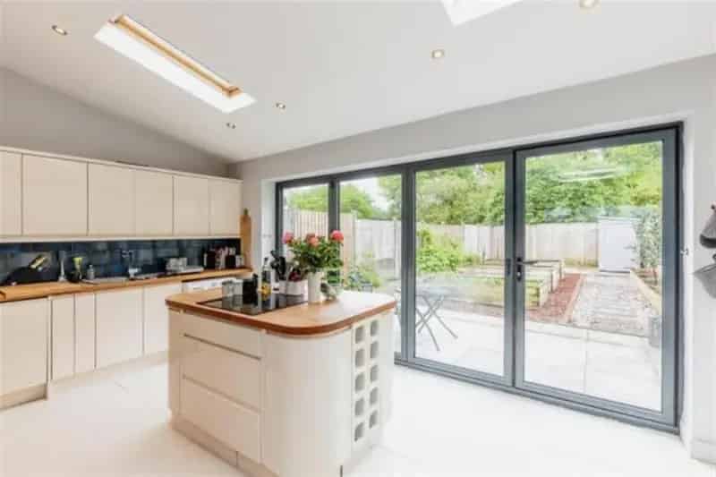 Stunning 3 Bedroom Mid Terraced House with Garden and EV Charging