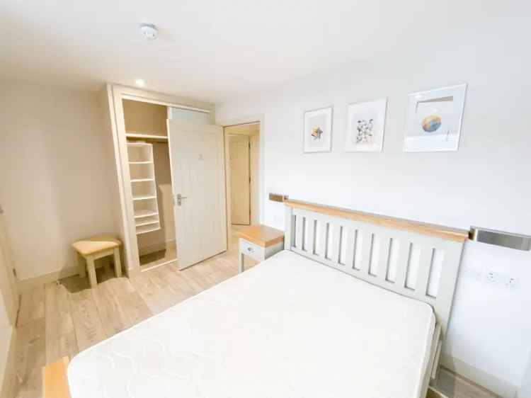 3 Bedroom Flat To Rent Available August 10 2025