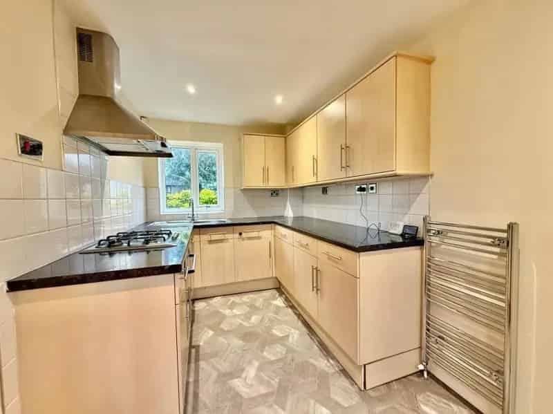 2 bed property for sale