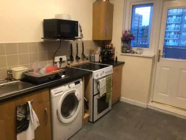 5th Floor Flat Near St Marys Hospital with Lift Access